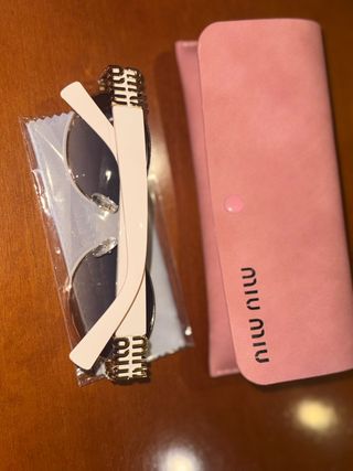 Gafas de Sol Miu Miu Doradas y Rosas