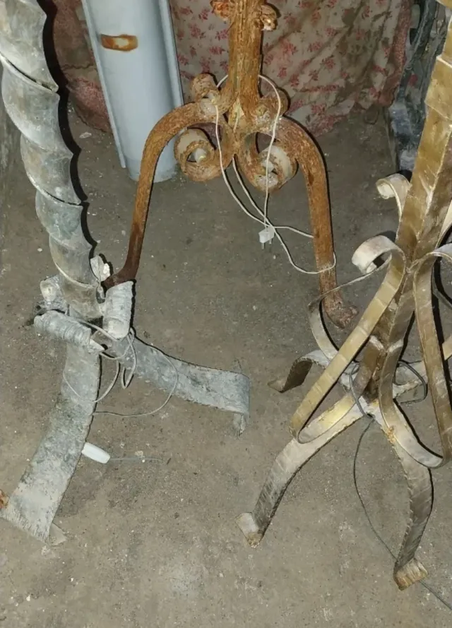 Lámparas de pie antiguas forja maciza