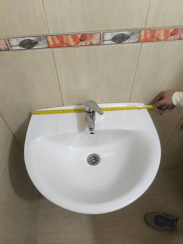 Lavabo Roca con grifo Tres