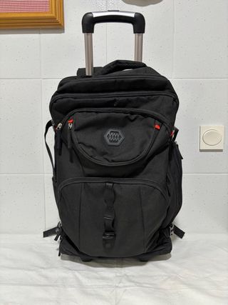 Mochila de viaje con ruedas negra