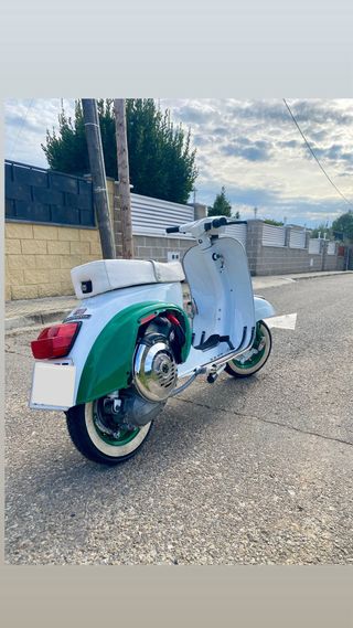 alquiler vespa primavera 75 italia 1980