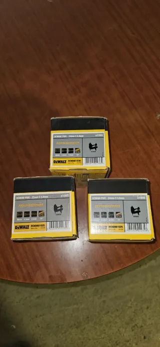 2 Cajas de clavos Dewalt DCN890 25mm 1 caja 30mm