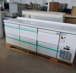 Nevera expositora refrigerada 3 puertas