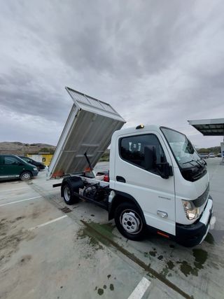 Mitsubishi Canter 2024