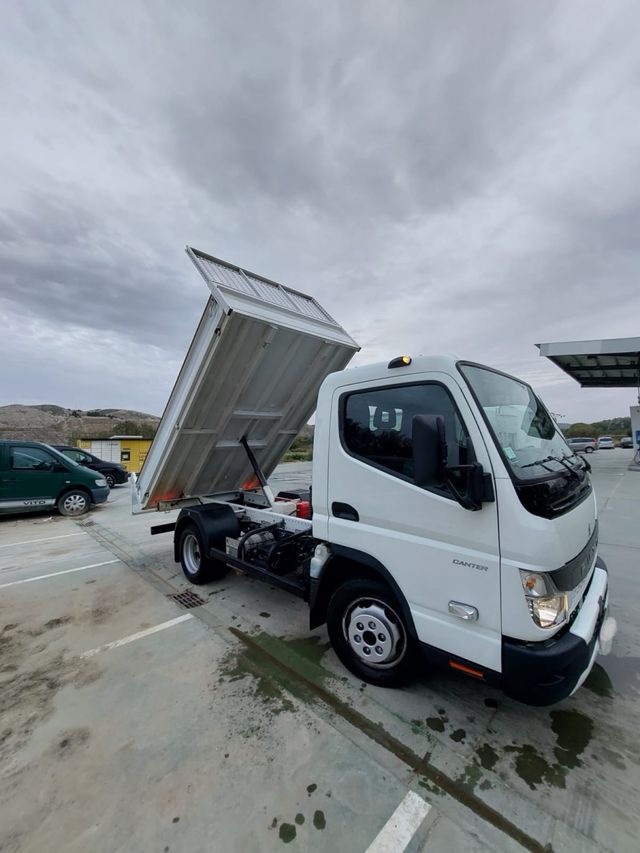 Mitsubishi Canter 2024