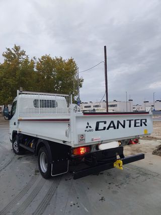 Mitsubishi Canter 2024