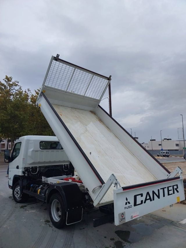 Mitsubishi Canter 2024