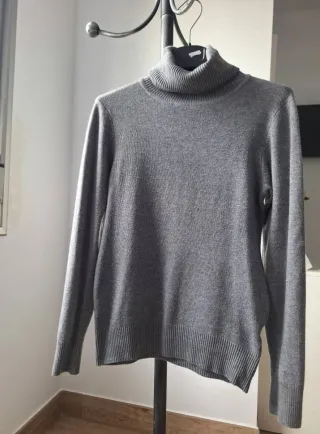 Jersey gris cuello alto