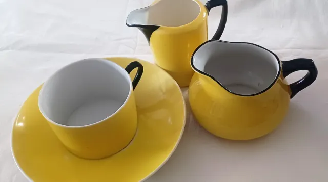 Juego de tacita de café, platillo y 2 jarritas