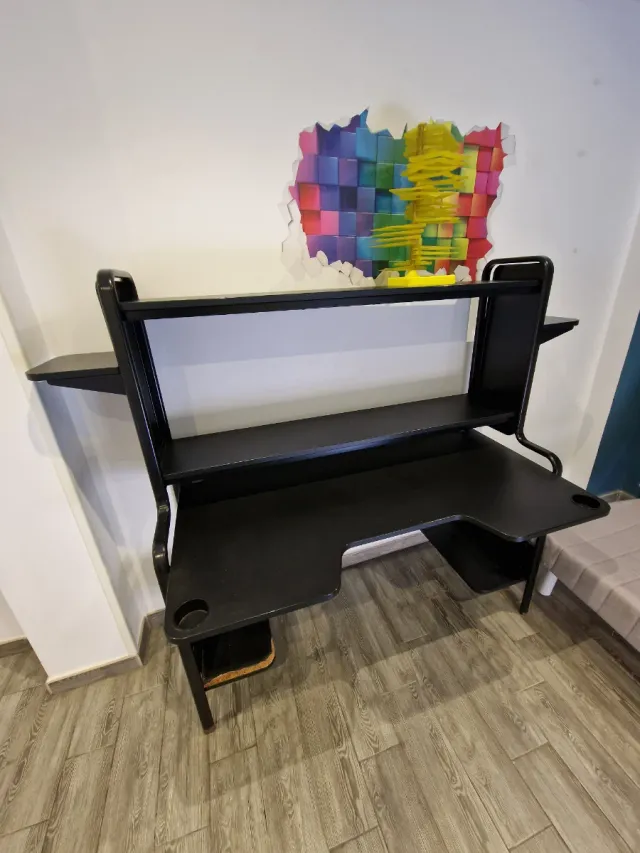 Escritorio para ordenador negro