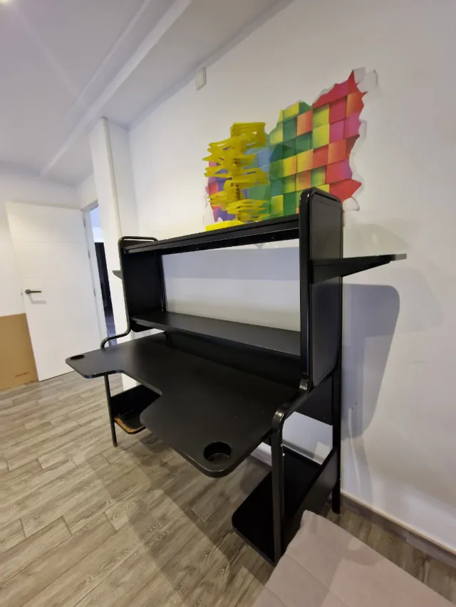 Escritorio para ordenador negro