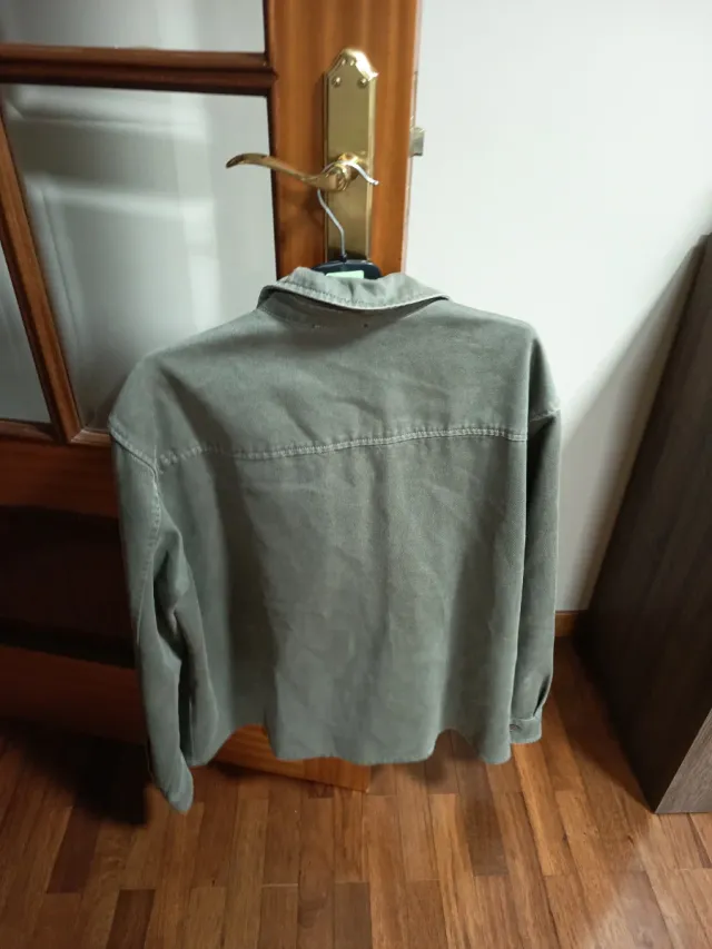 Sobrecamisa verde oliva