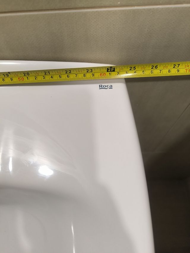 Lavabo Roca con grifo Tres 2