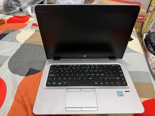 Ordenador portátil HP gris/plateado