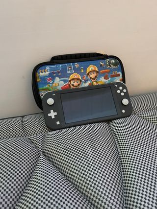 Nintendo Switch Lite Blu con custodia Mario