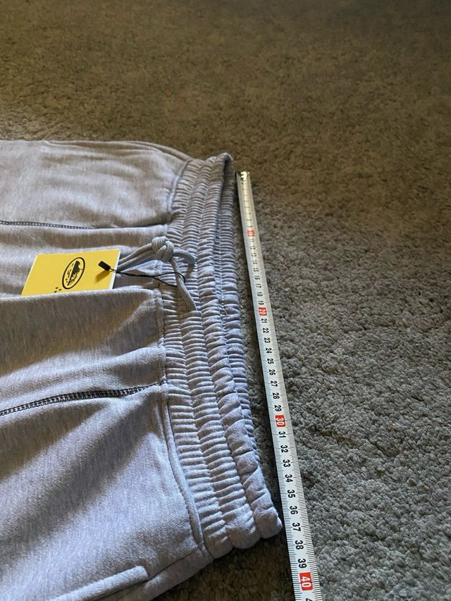 Pantalón Corteiz Gris