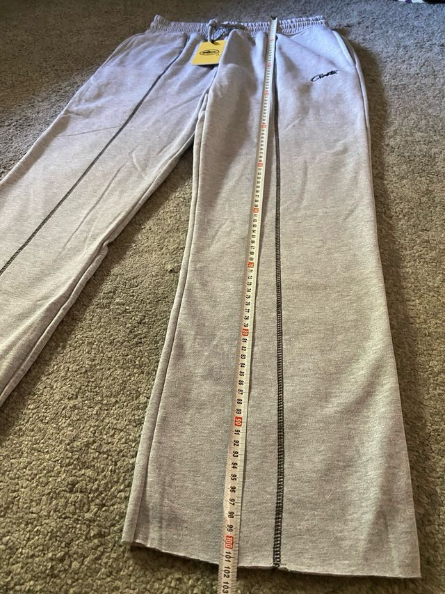 Pantalón Corteiz Gris