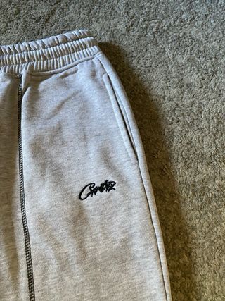 Pantalón Corteiz Gris