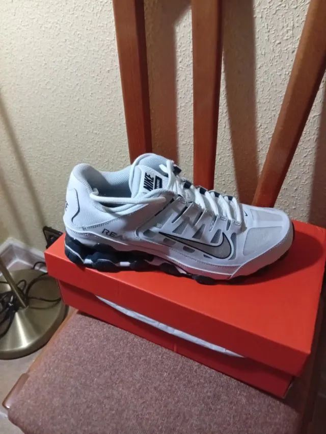Nike Reax 8 TR Mesh Hombre Gris/Blanco