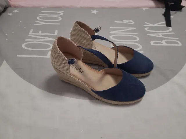 Cuñas de mujer azul y beige