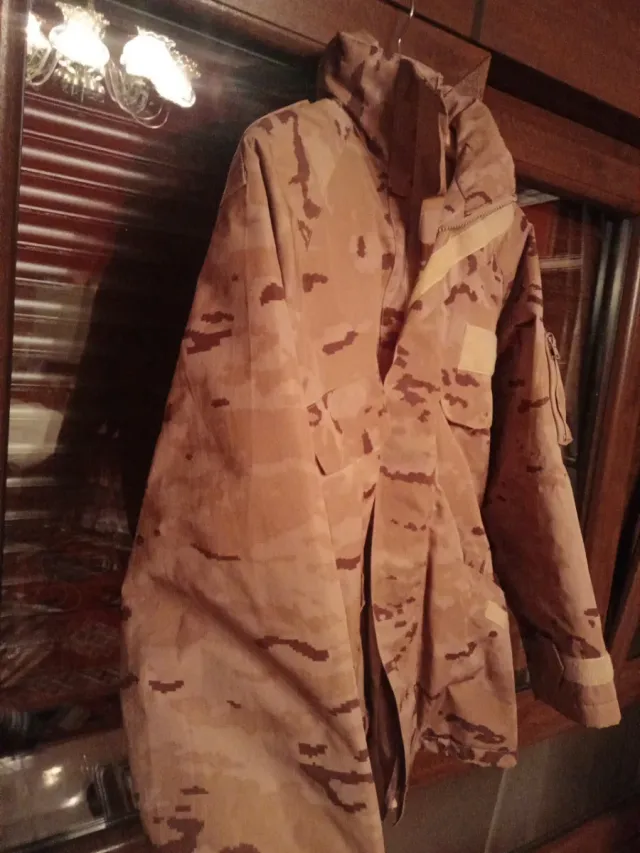 Uniforme pixelado árido do Exército Espanhol