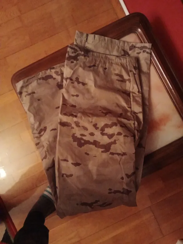 Uniforme pixelado árido do Exército Espanhol