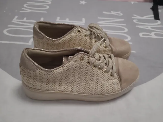 Zapatillas mujer beige y oro