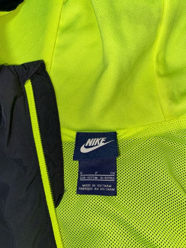 Cortavientos Nike Negro y Verde Neón