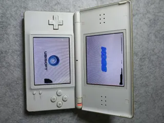 Nintendo DS Bianco con gioco Yoga Training