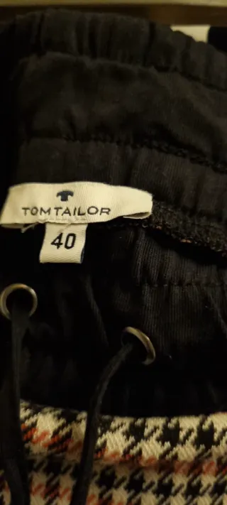 Gonna a quadri bordeaux e nera