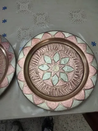 PLATOS DE BRONCE O LATÓN