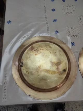 PLATOS DE BRONCE O LATÓN