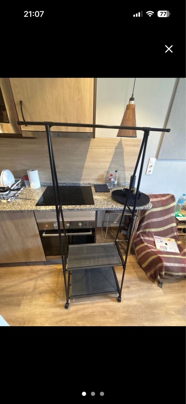 Perchero burro plástico negro (sin ruedas).