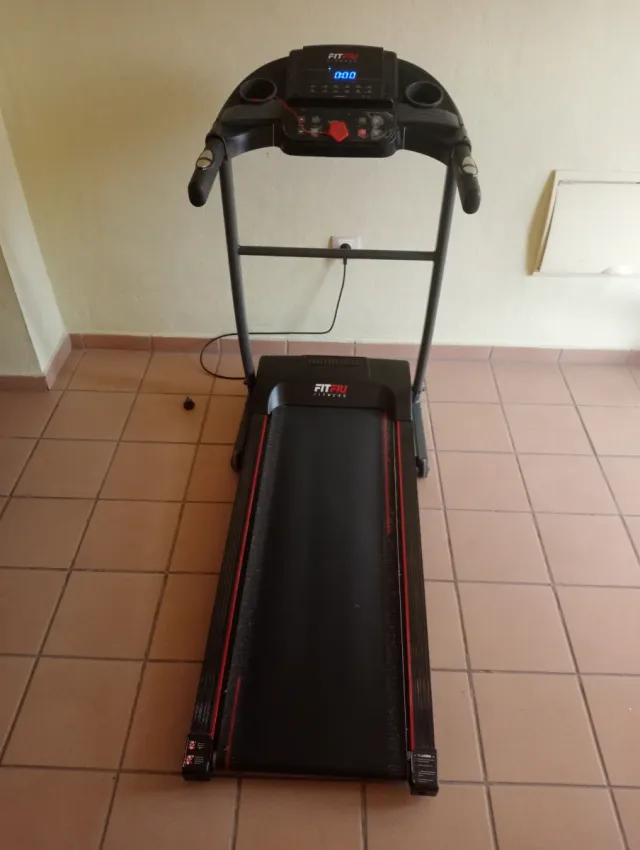 Cinta de andar o correr Fitfiu + elíptica Domyos.