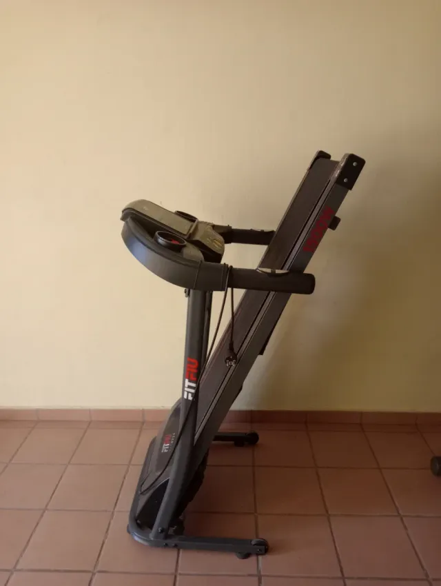 Cinta de andar o correr Fitfiu + elíptica Domyos.