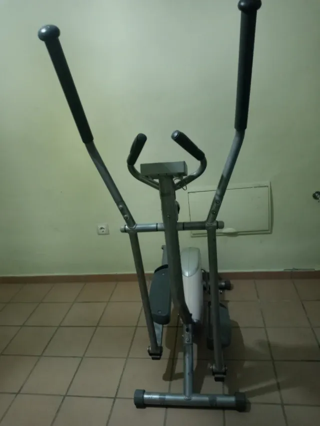 Cinta de andar o correr Fitfiu + elíptica Domyos.