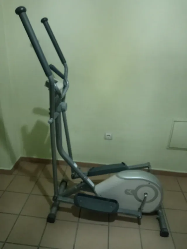 Cinta de andar o correr Fitfiu + elíptica Domyos.