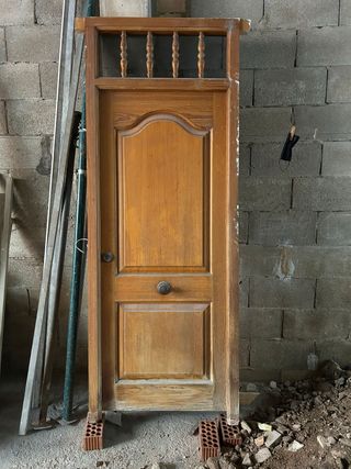 Puerta entrada madera mobila
