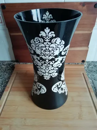 Jarrón decorativo negro y blanco