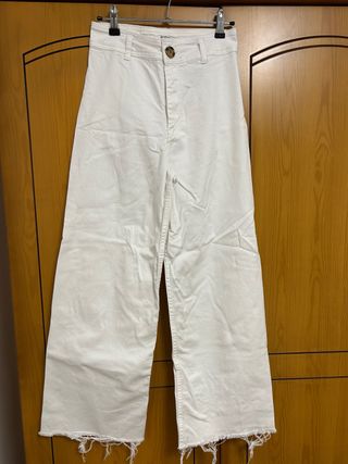 Pantalón vaquero ancho blanco