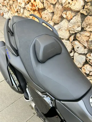 Yamaha TMAX 2024 - 9000 km