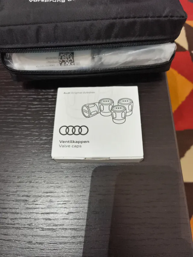 Kit Audi Pronto Soccorso e Tappi Valvole