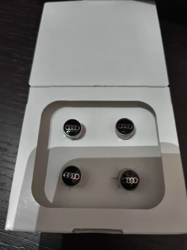 Kit Audi Pronto Soccorso e Tappi Valvole