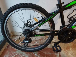 Bicicleta Montaña Negra y Verde
