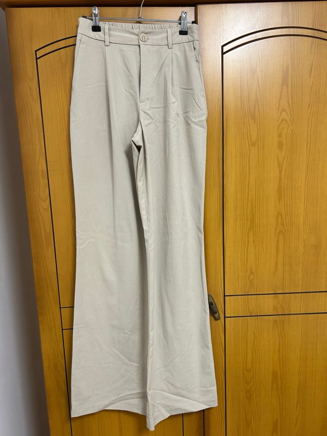 Pantalón fino beige