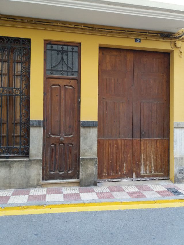 Puerta rústica valenciana madera exterior