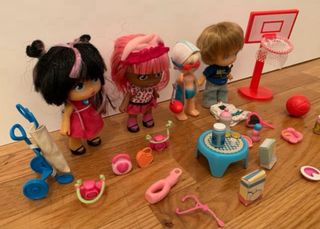 4 Muñecas Barriguitas con Accesorios