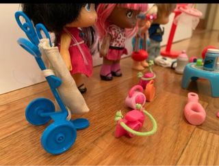 4 Muñecas Barriguitas con Accesorios