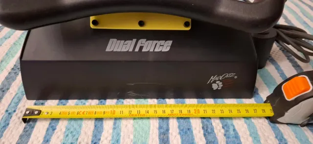 Volante e pedaliera PS Mad Catz per Sony ps1