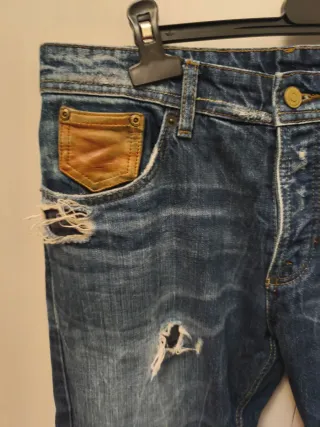 Pantalón vaquero hombre desgastado